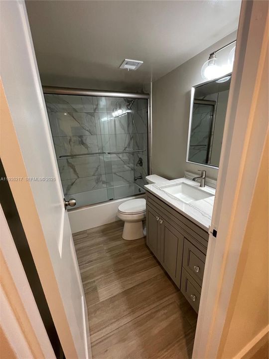 For Rent: $2,200 (2 beds, 2 baths, 1000 Square Feet)