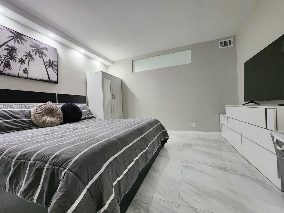 待售: $455,000 (2 贝兹, 1 浴室, 871 平方英尺)