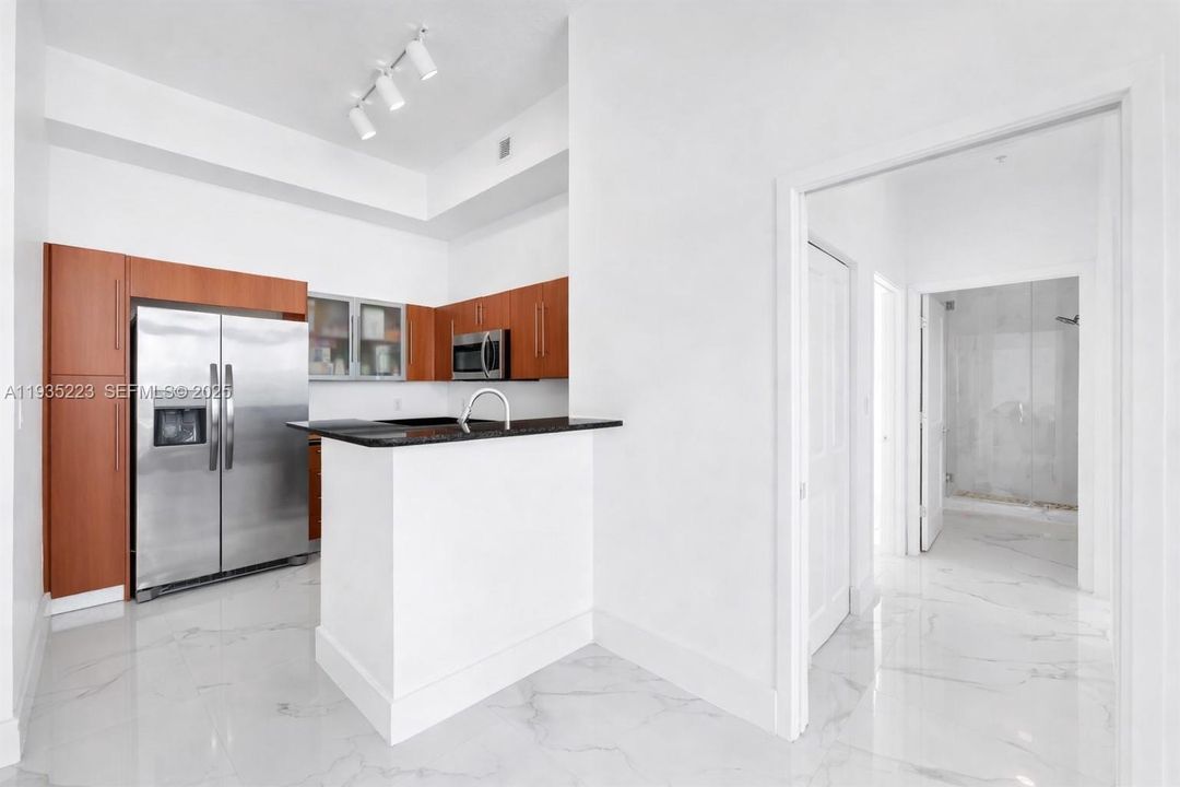 For Rent: $4,495 (2 beds, 2 baths, 1105 Square Feet)