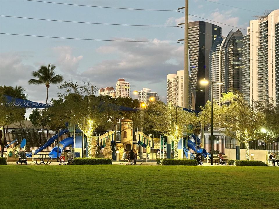 В аренду: $4,900 (3 спален, 2 ванн, 1447 Квадратных фут)