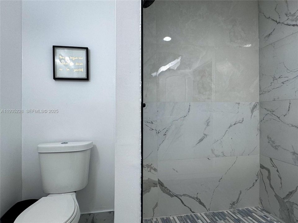 En Venta: $750,000 (0 camas, 0 baños, 1452 Pies cuadrados)