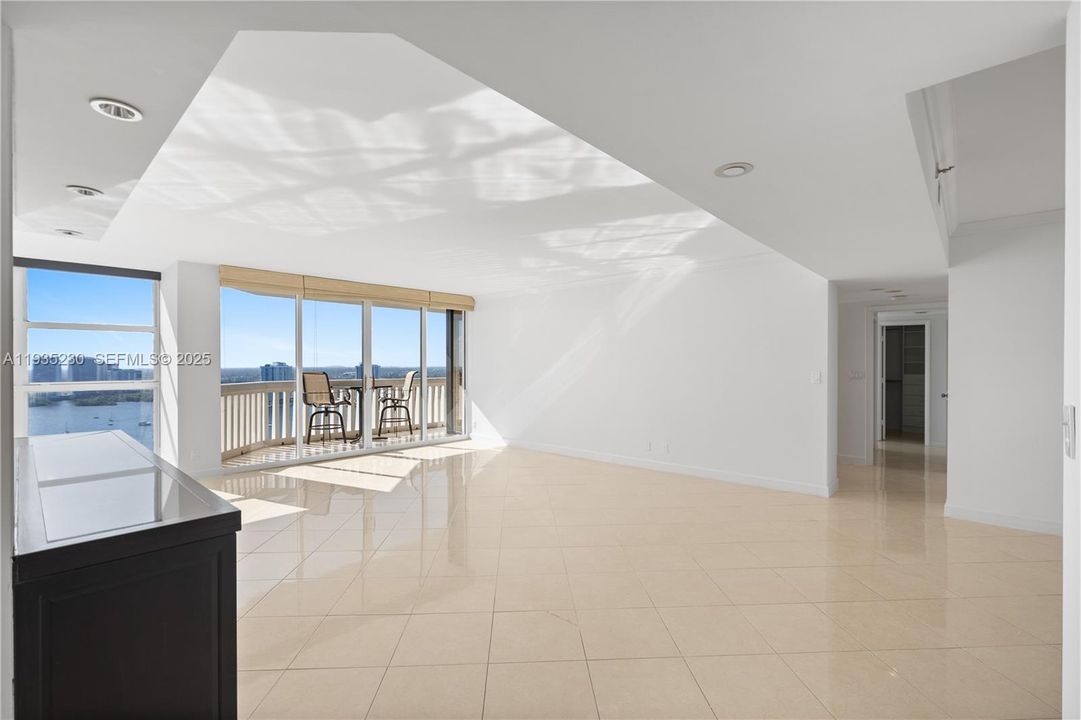 待售: $699,000 (3 贝兹, 2 浴室, 1900 平方英尺)