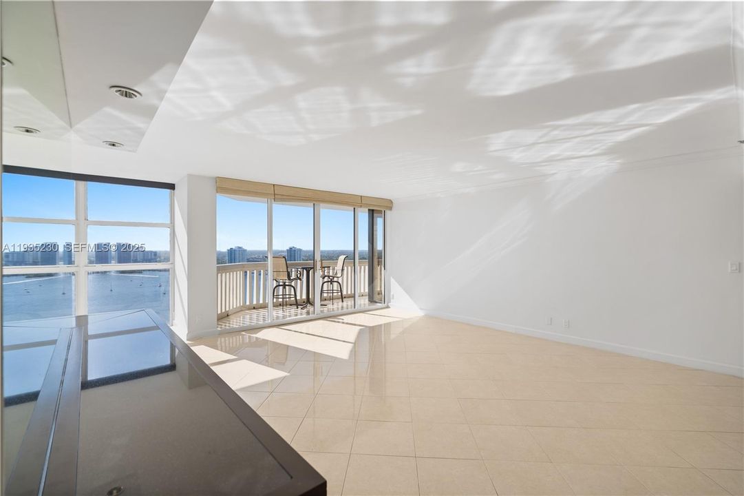 待售: $699,000 (3 贝兹, 2 浴室, 1900 平方英尺)