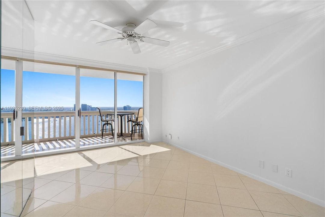 待售: $699,000 (3 贝兹, 2 浴室, 1900 平方英尺)