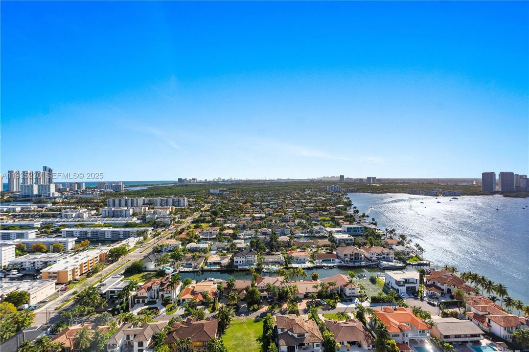 待售: $699,000 (3 贝兹, 2 浴室, 1900 平方英尺)