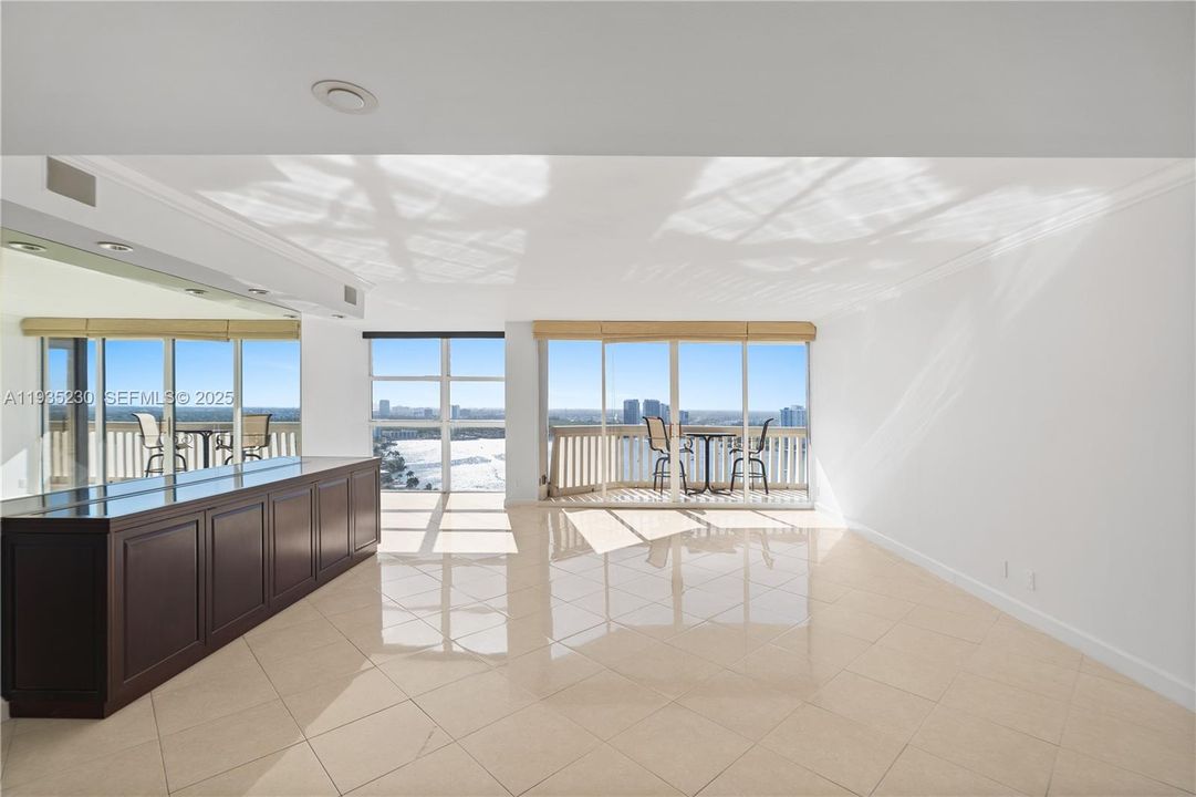 待售: $699,000 (3 贝兹, 2 浴室, 1900 平方英尺)