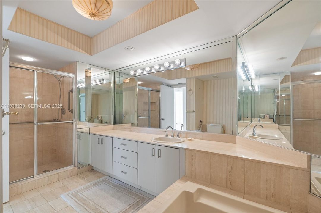 待售: $699,000 (3 贝兹, 2 浴室, 1900 平方英尺)