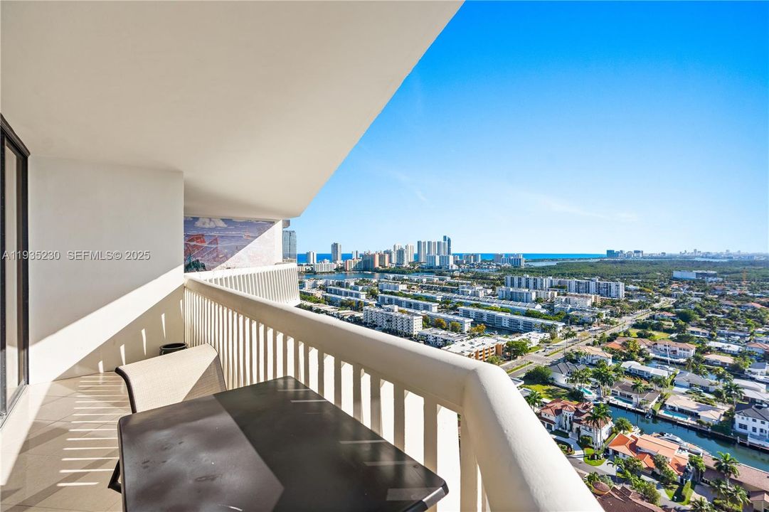 待售: $699,000 (3 贝兹, 2 浴室, 1900 平方英尺)