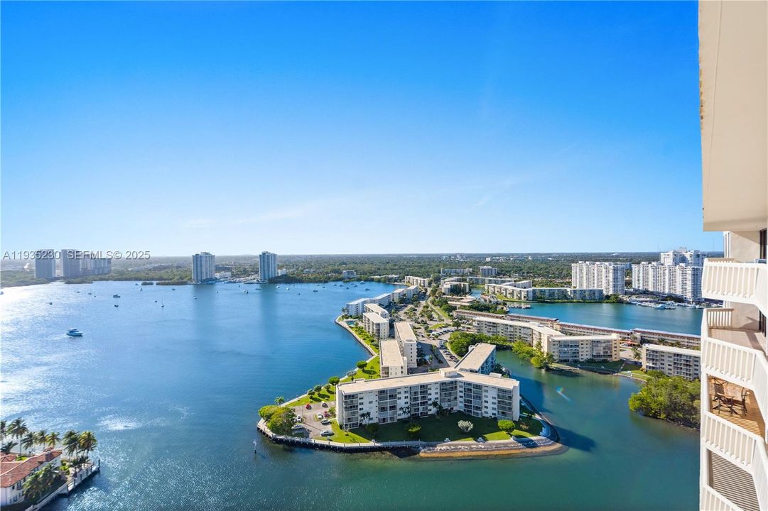 待售: $699,000 (3 贝兹, 2 浴室, 1900 平方英尺)