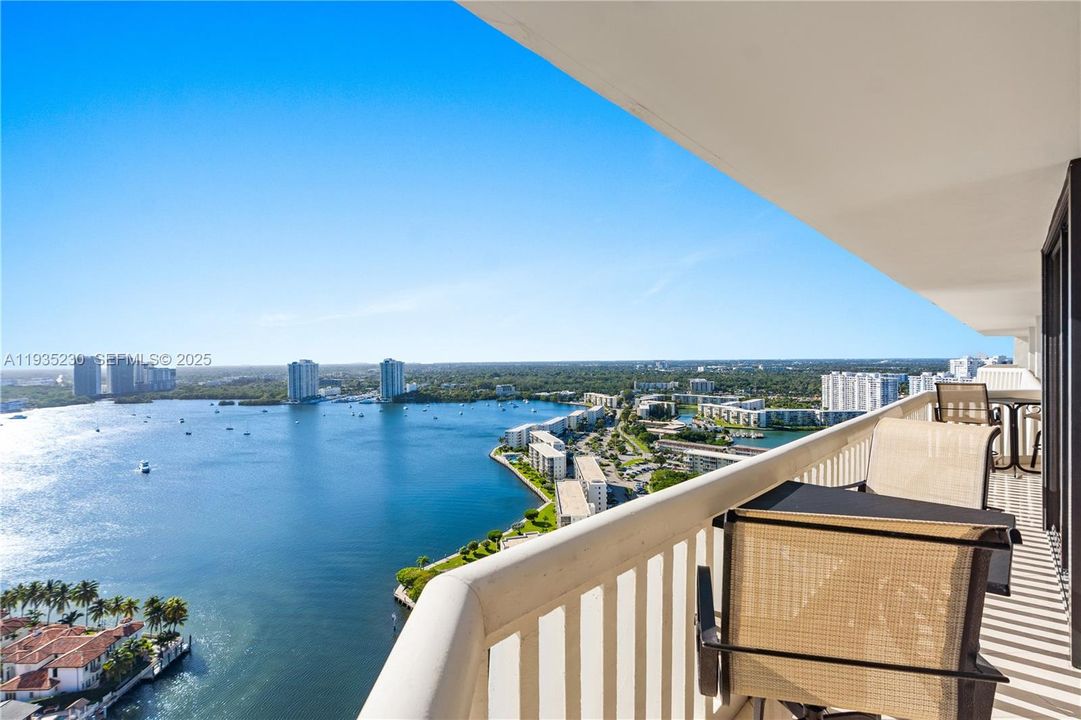 待售: $699,000 (3 贝兹, 2 浴室, 1900 平方英尺)