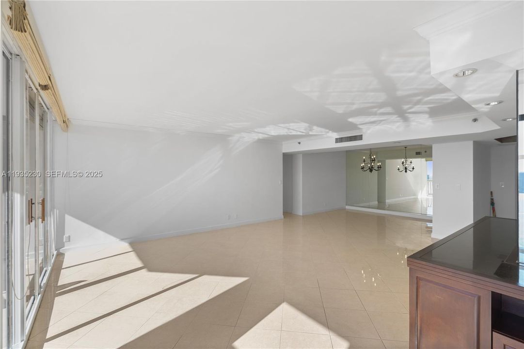 待售: $699,000 (3 贝兹, 2 浴室, 1900 平方英尺)