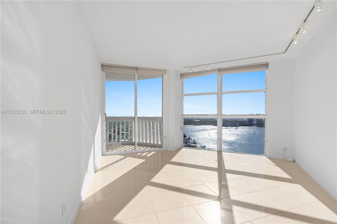 待售: $699,000 (3 贝兹, 2 浴室, 1900 平方英尺)