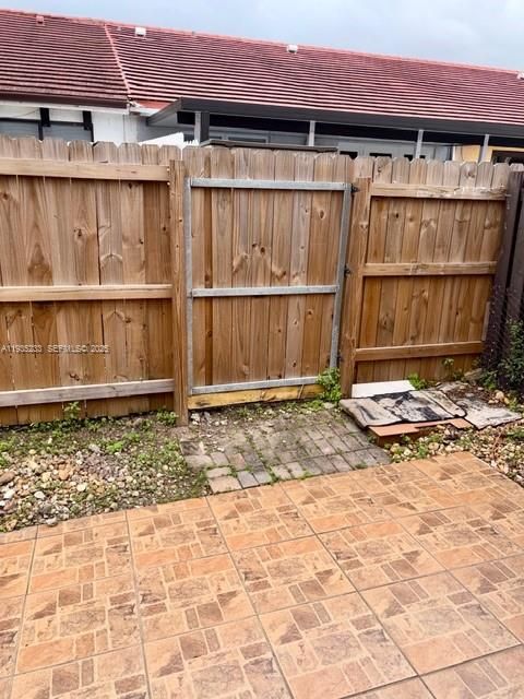 出租: $2,700 (2 贝兹, 2 浴室, 1124 平方英尺)