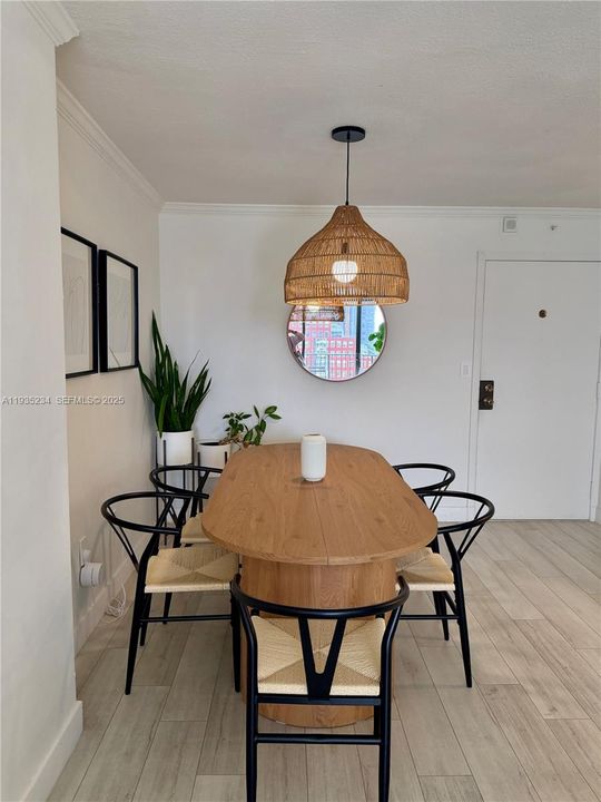 For Rent: $3,500 (2 beds, 2 baths, 1030 Square Feet)