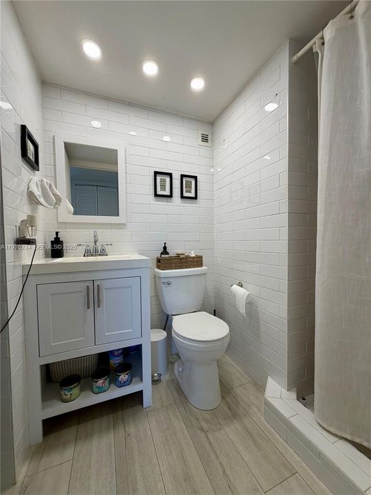 For Rent: $3,500 (2 beds, 2 baths, 1030 Square Feet)