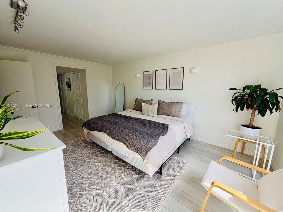 For Rent: $3,500 (2 beds, 2 baths, 1030 Square Feet)