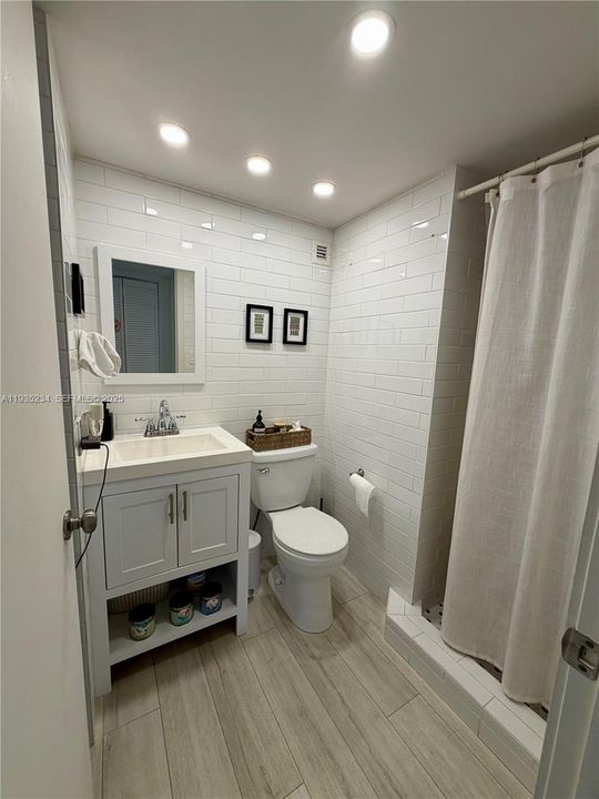 For Rent: $3,500 (2 beds, 2 baths, 1030 Square Feet)