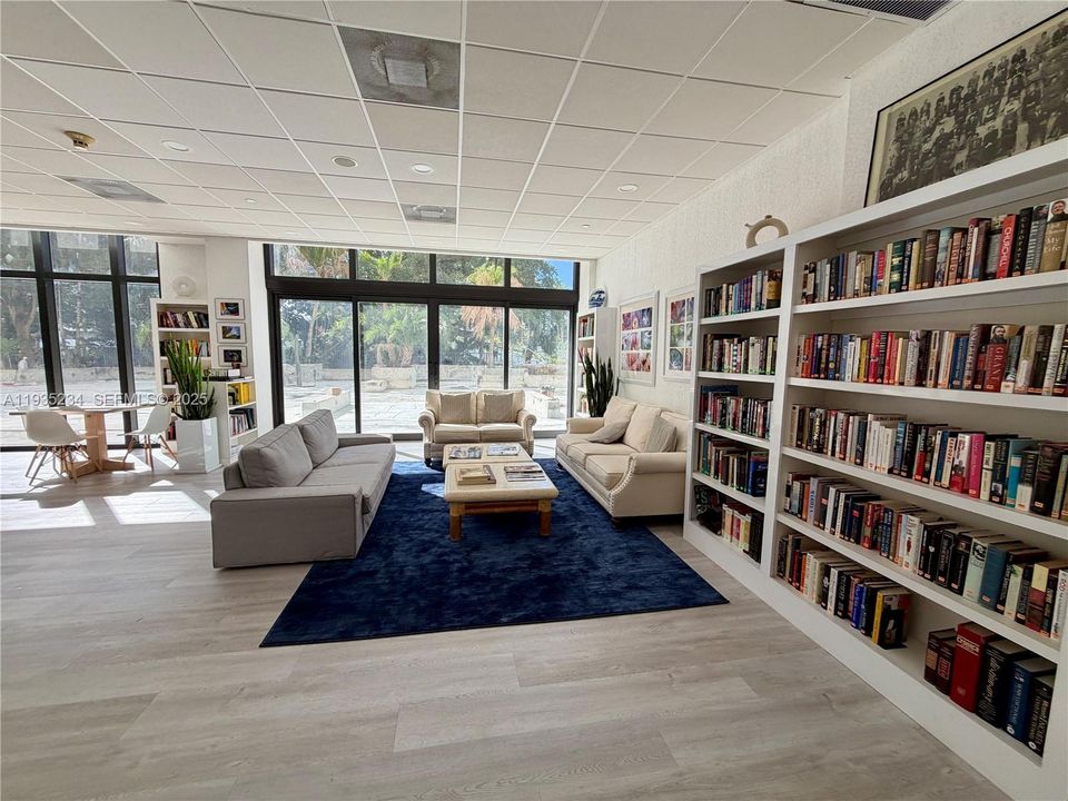 For Rent: $3,500 (2 beds, 2 baths, 1030 Square Feet)