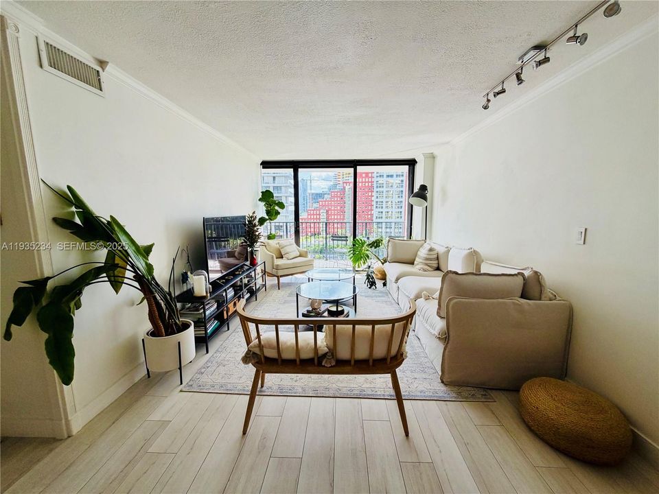 For Rent: $3,500 (2 beds, 2 baths, 1030 Square Feet)