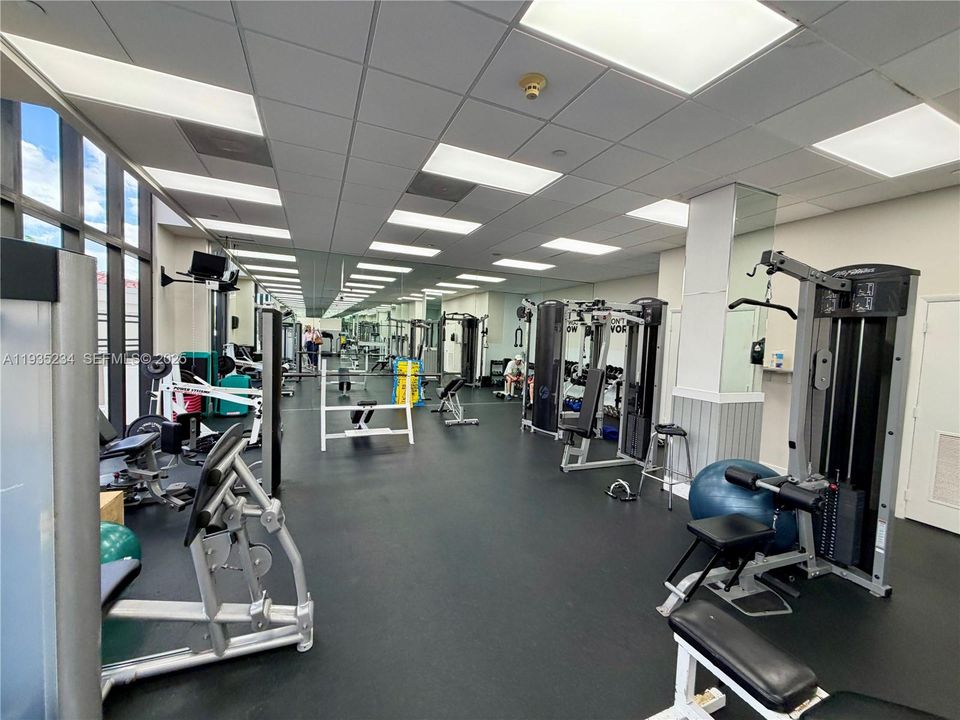 For Rent: $3,500 (2 beds, 2 baths, 1030 Square Feet)