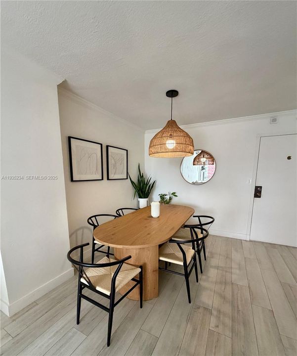 For Rent: $3,500 (2 beds, 2 baths, 1030 Square Feet)