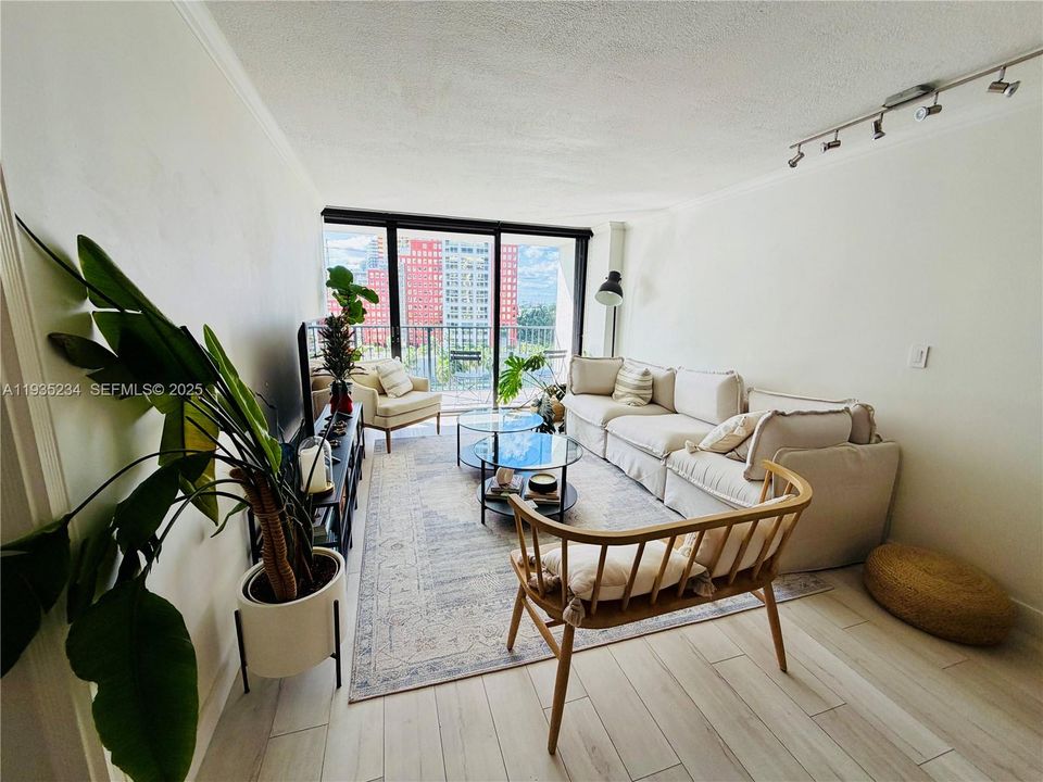 For Rent: $3,500 (2 beds, 2 baths, 1030 Square Feet)