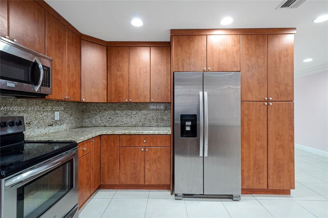 For Sale: $499,000 (3 beds, 2 baths, 1384 Square Feet)