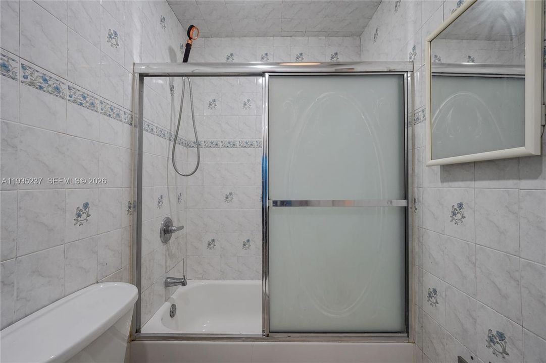 For Sale: $499,000 (3 beds, 2 baths, 1384 Square Feet)