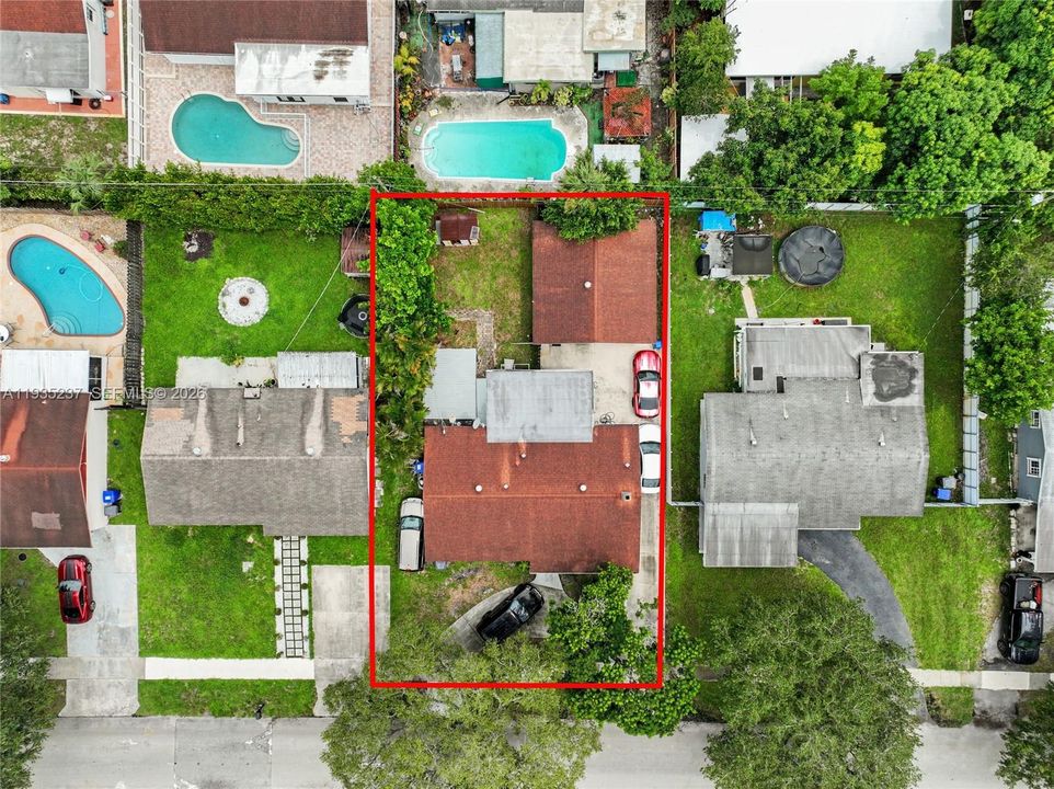 For Sale: $499,000 (3 beds, 2 baths, 1384 Square Feet)