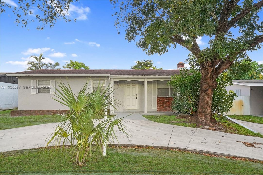 For Sale: $499,000 (3 beds, 2 baths, 1384 Square Feet)