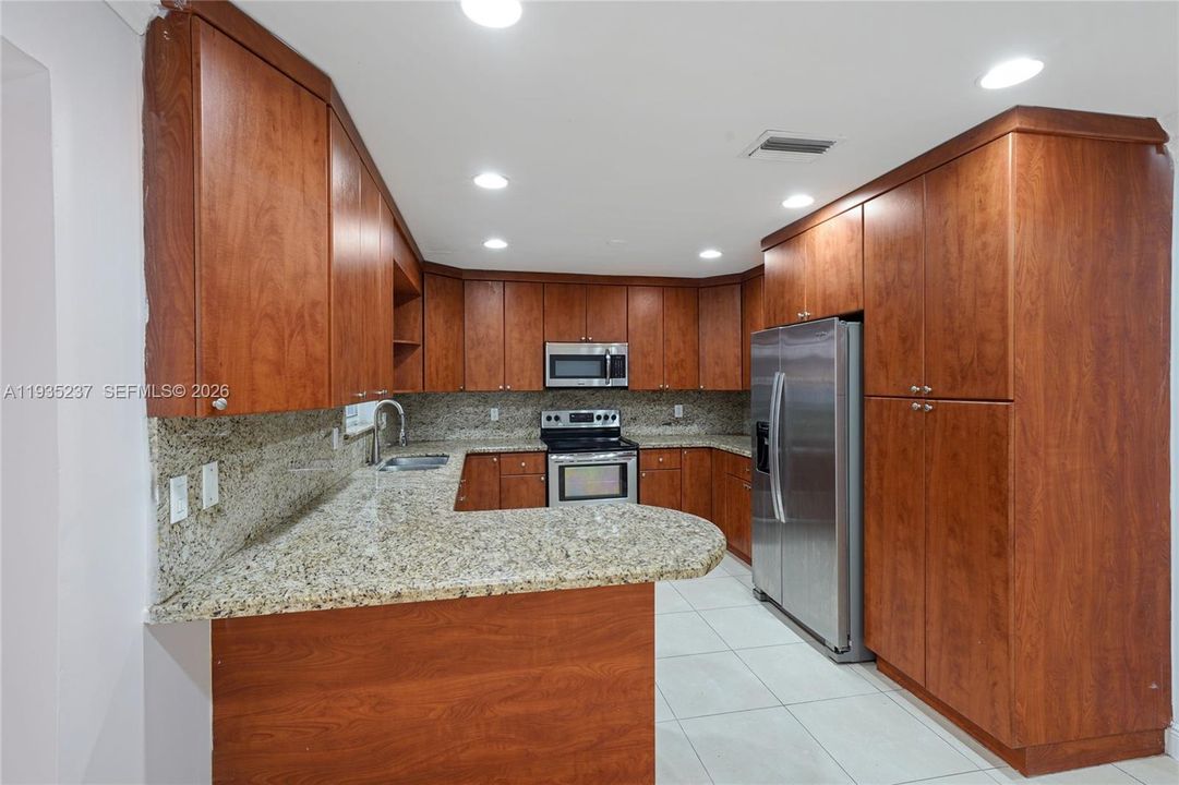 For Sale: $499,000 (3 beds, 2 baths, 1384 Square Feet)