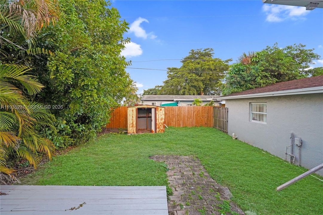 For Sale: $499,000 (3 beds, 2 baths, 1384 Square Feet)