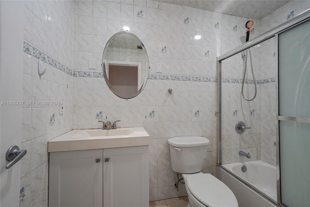 For Sale: $499,000 (3 beds, 2 baths, 1384 Square Feet)