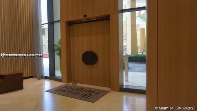 出租: $3,300 (1 贝兹, 1 浴室, 541 平方英尺)