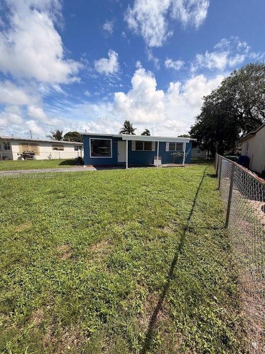 For Sale: $359,000 (3 beds, 1 baths, 920 Square Feet)