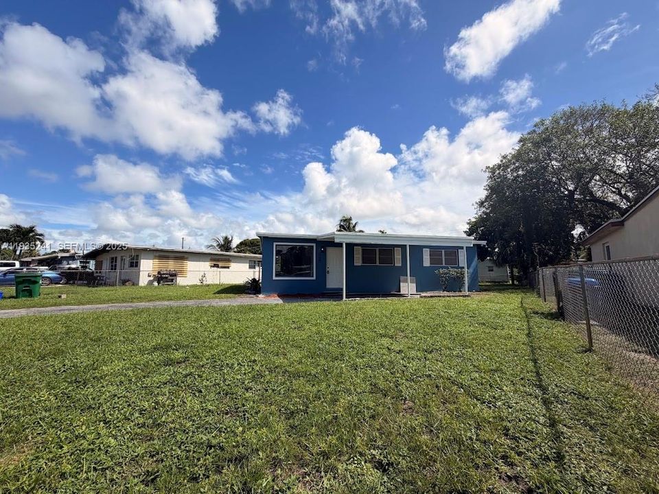 For Sale: $359,000 (3 beds, 1 baths, 920 Square Feet)