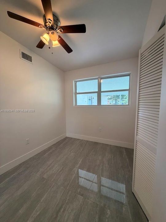 For Sale: $359,000 (3 beds, 1 baths, 920 Square Feet)