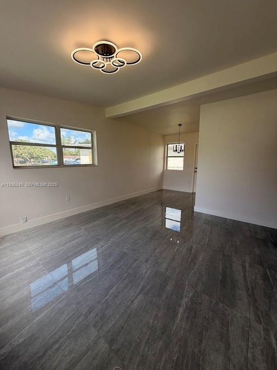 For Sale: $359,000 (3 beds, 1 baths, 920 Square Feet)