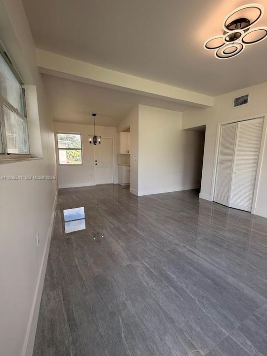 For Sale: $359,000 (3 beds, 1 baths, 920 Square Feet)