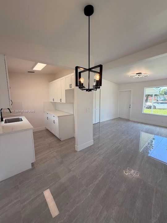 For Sale: $359,000 (3 beds, 1 baths, 920 Square Feet)