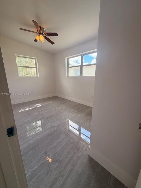For Sale: $359,000 (3 beds, 1 baths, 920 Square Feet)