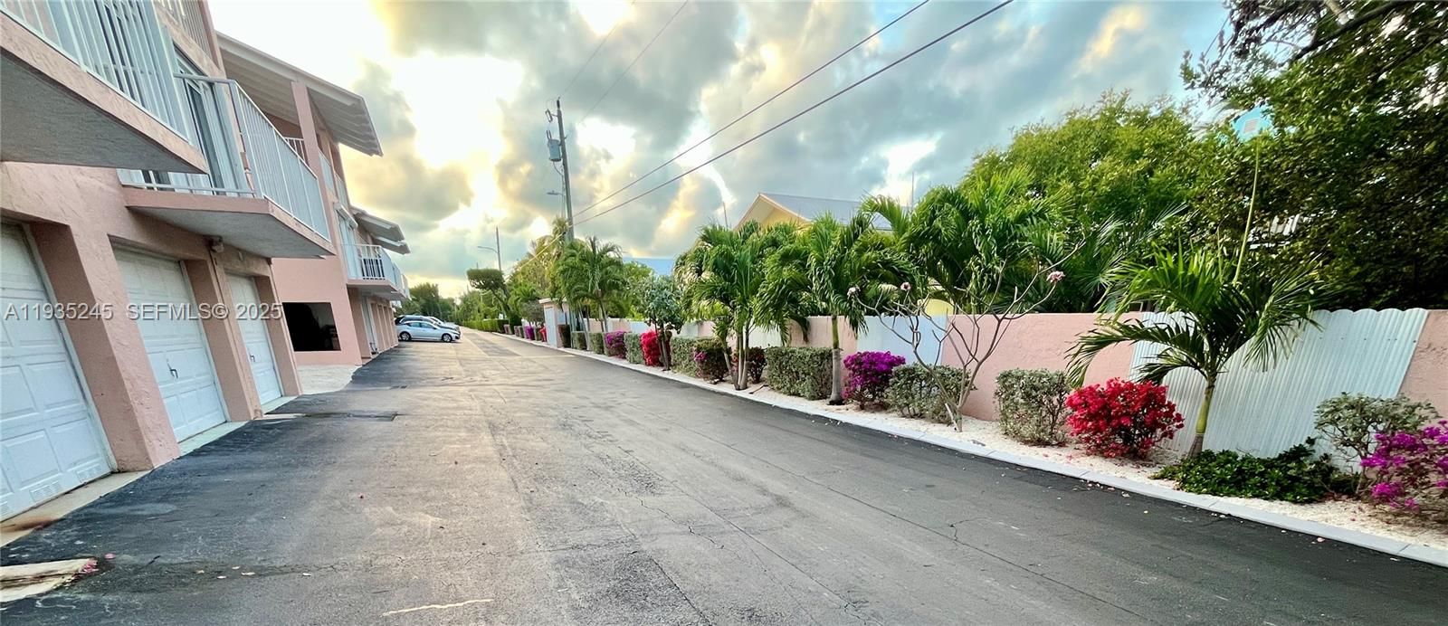 待售: $1,499,000 (3 贝兹, 3 浴室, 2261 平方英尺)