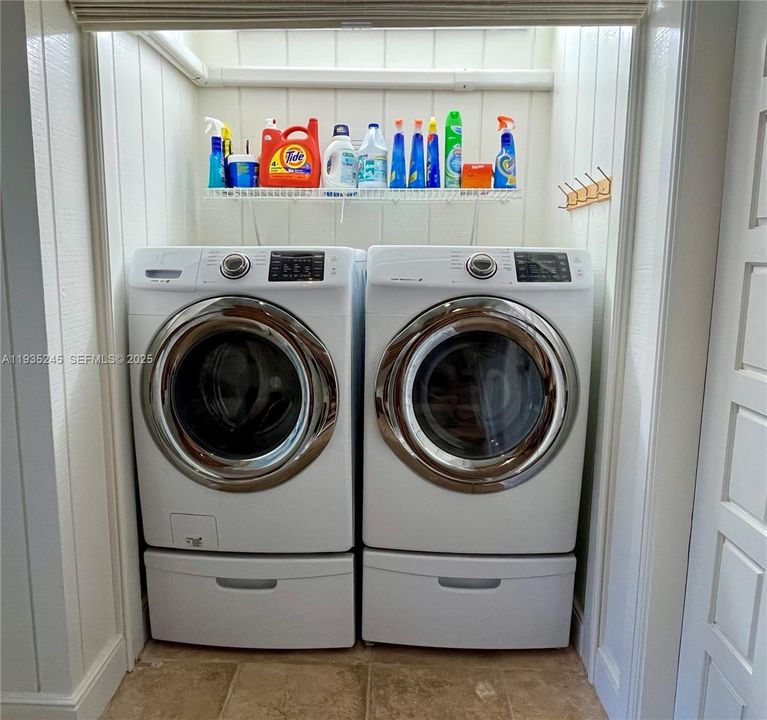 待售: $1,499,000 (3 贝兹, 3 浴室, 2261 平方英尺)