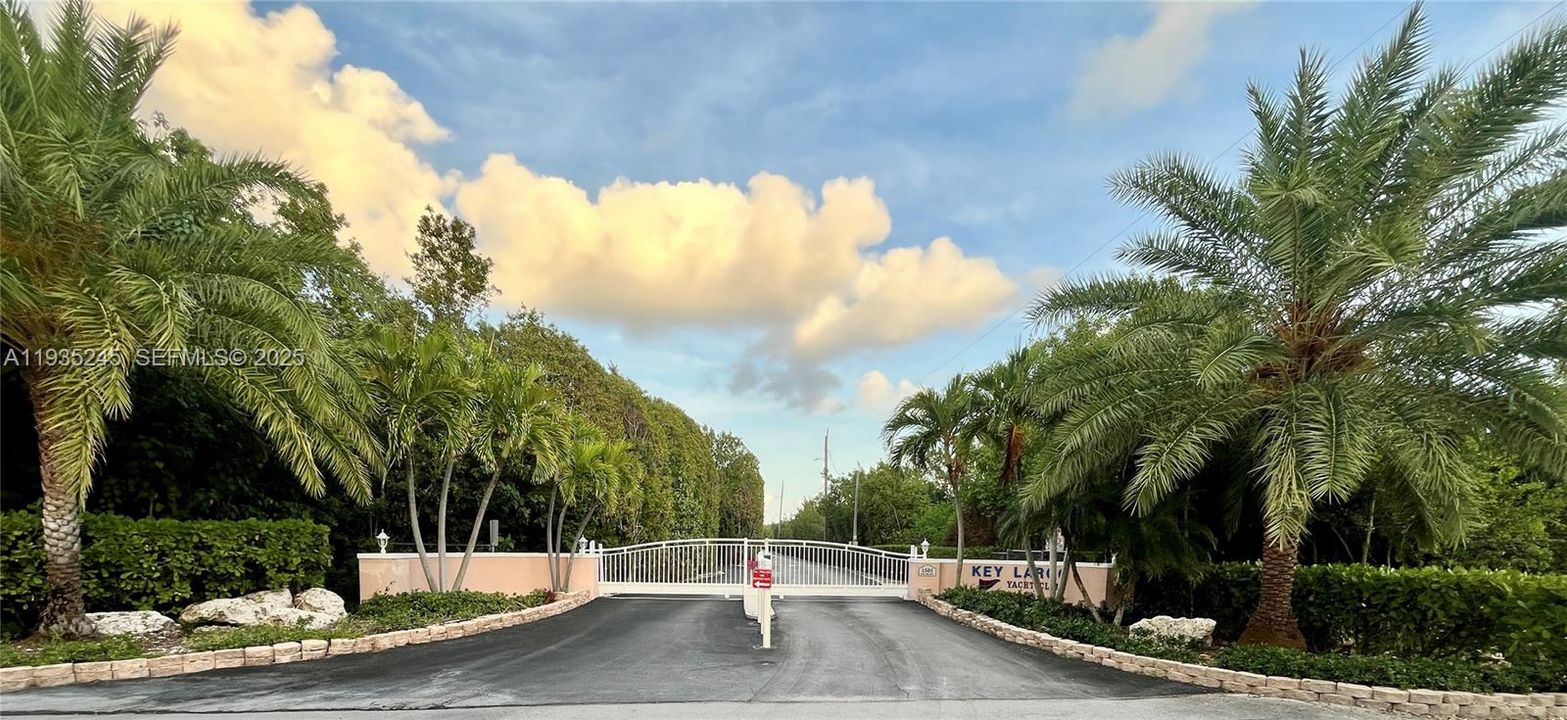 待售: $1,499,000 (3 贝兹, 3 浴室, 2261 平方英尺)