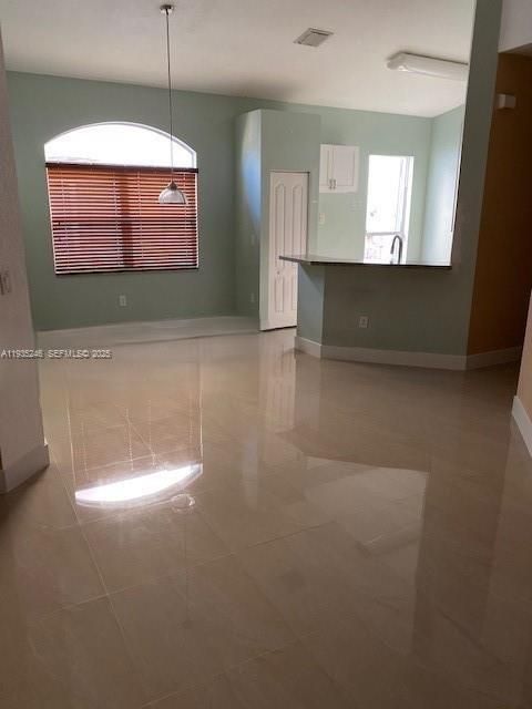 En Renta: $2,650 (3 camas, 2 baños, 1426 Pies cuadrados)