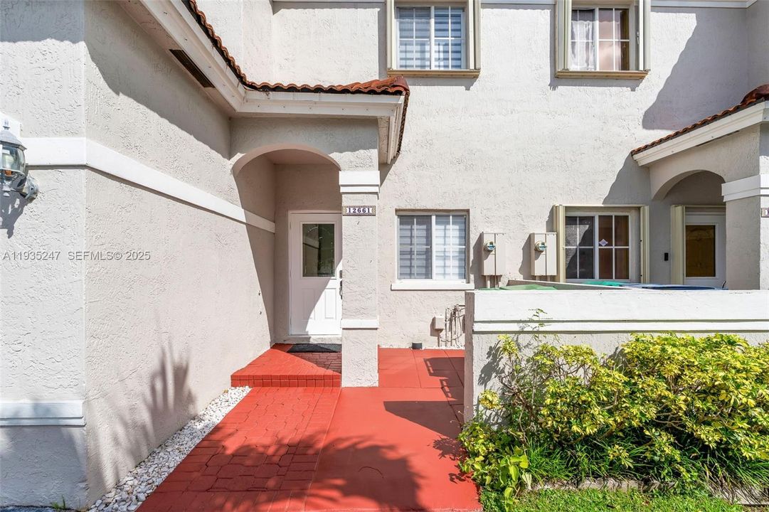 En Venta: $529,900 (3 camas, 2 baños, 1558 Pies cuadrados)