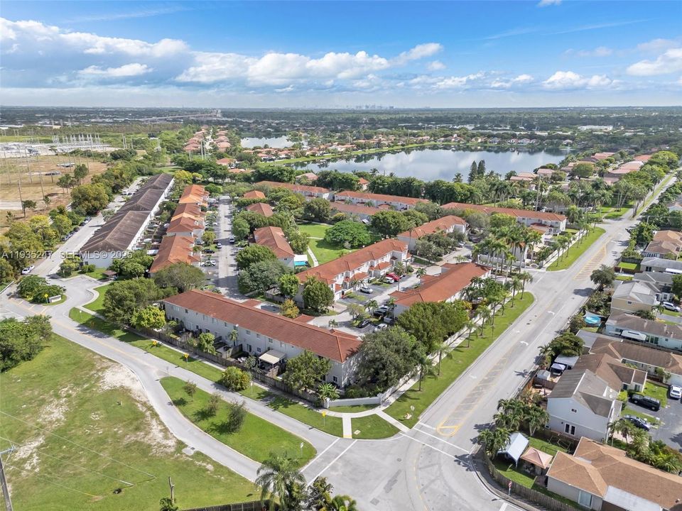 En Venta: $529,900 (3 camas, 2 baños, 1558 Pies cuadrados)