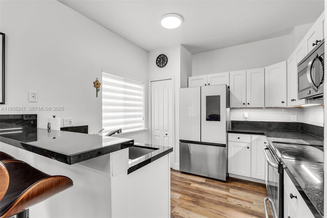 En Venta: $529,900 (3 camas, 2 baños, 1558 Pies cuadrados)