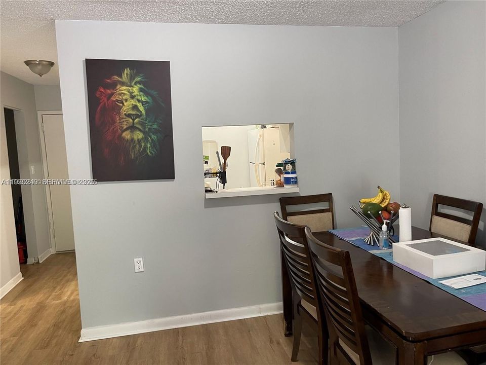 For Sale: $154,000 (1 beds, 1 baths, 816 Square Feet)