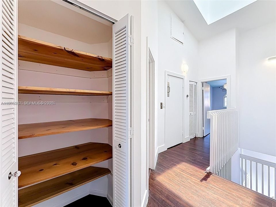 На продажу: $1,350,000 (4 спален, 3 ванн, 2857 Квадратных фут)